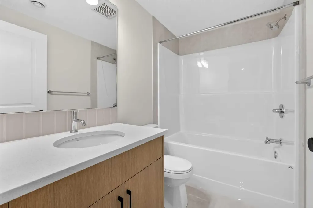 26 Starling Boulevard NW Calgary AB T3P 2V7