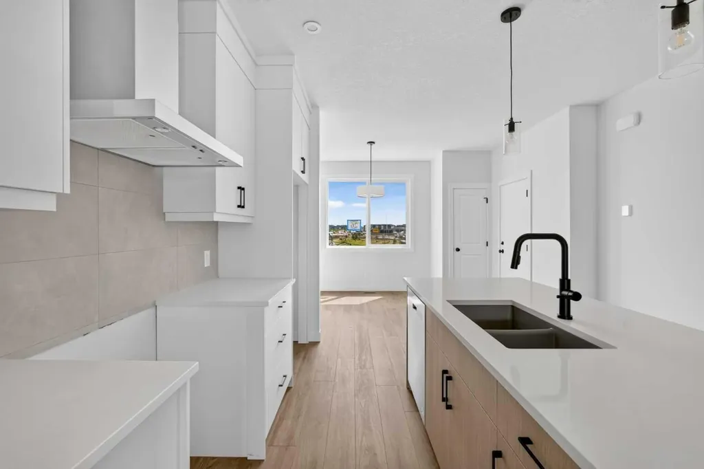 26 Starling Boulevard NW Calgary AB T3P 2V7