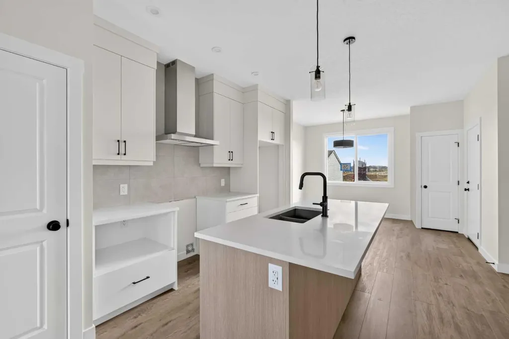 26 Starling Boulevard NW Calgary AB T3P 2V7
