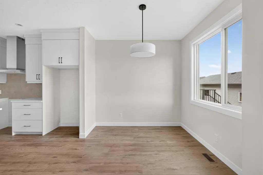 26 Starling Boulevard NW Calgary AB T3P 2V7