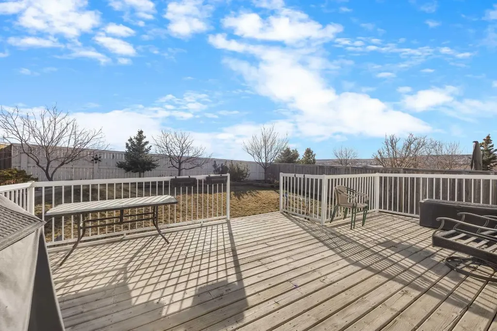 67 Evansmeade Crescent NW Calgary AB T3P 1B9