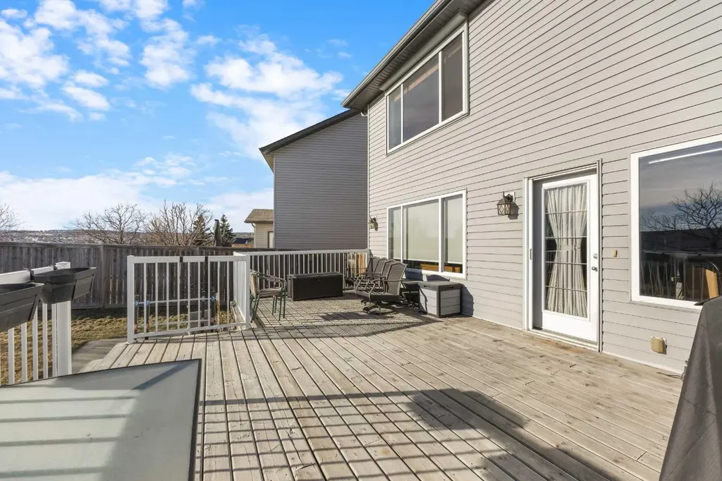 67 Evansmeade Crescent NW Calgary AB T3P 1B9