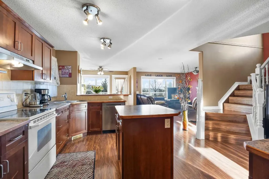 67 Evansmeade Crescent NW Calgary AB T3P 1B9
