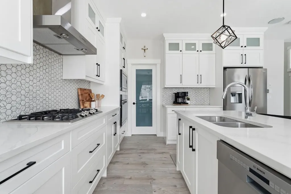 1376 Price Road Carstairs AB T0M 0N0