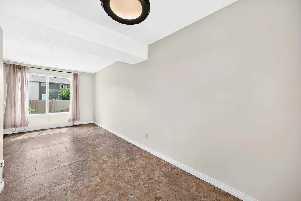 406 Blackthorn Road NE Calgary AB T2K 1K5