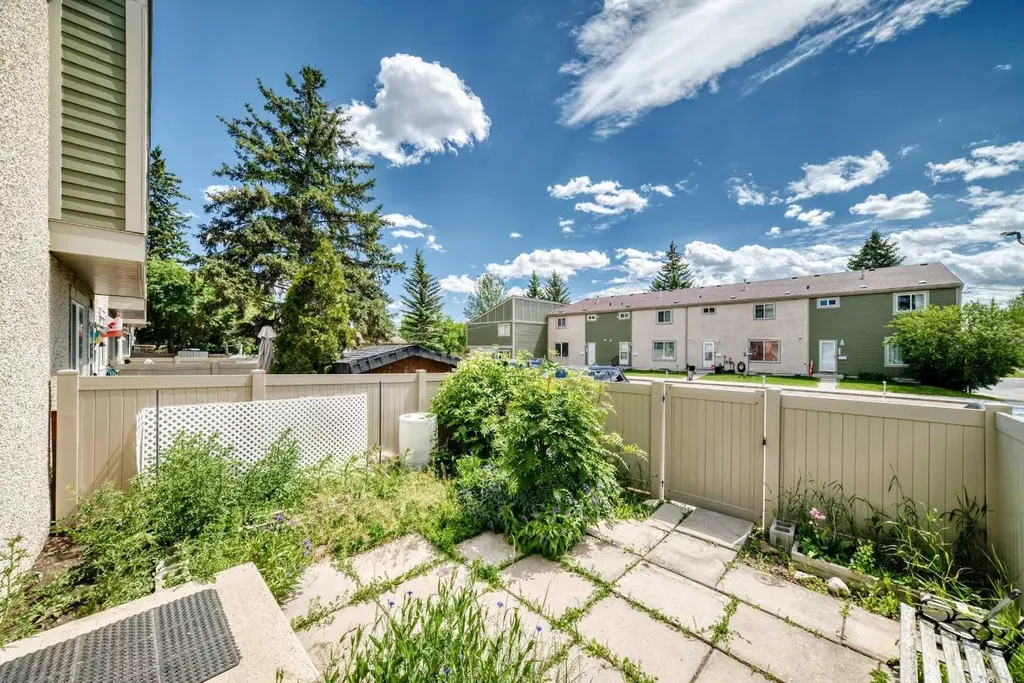 406 Blackthorn Road NE Calgary AB T2K 1K5