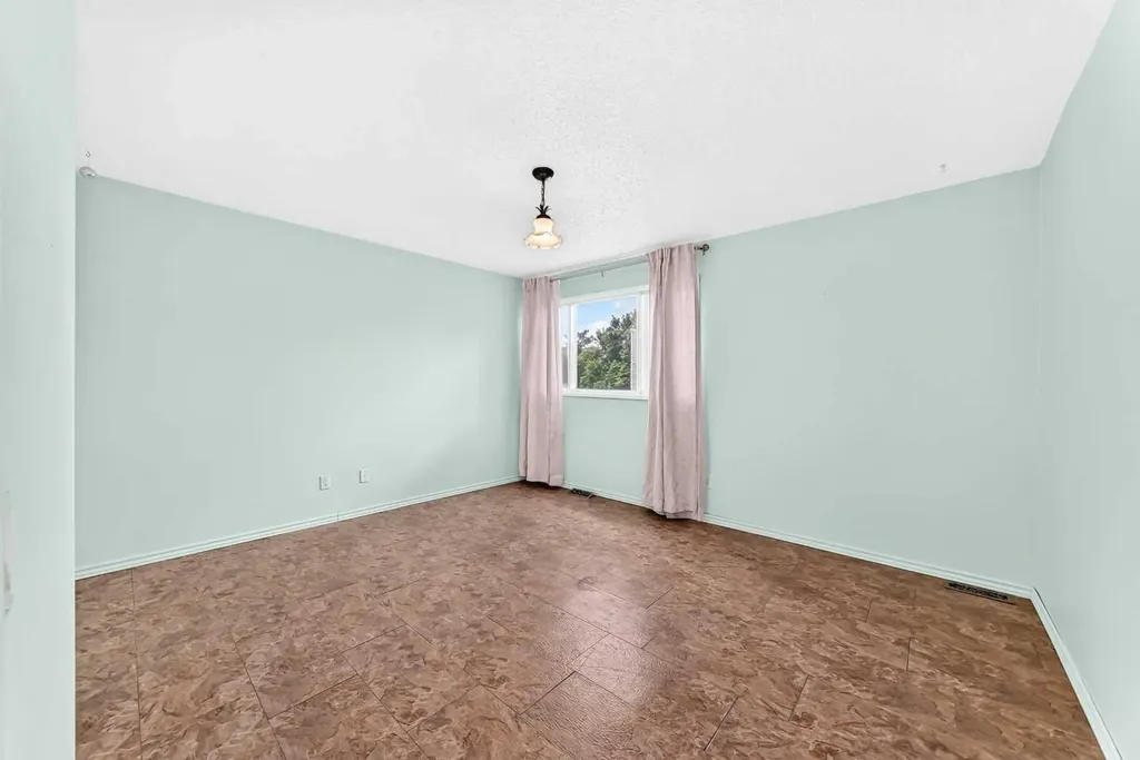 406 Blackthorn Road NE Calgary AB T2K 1K5