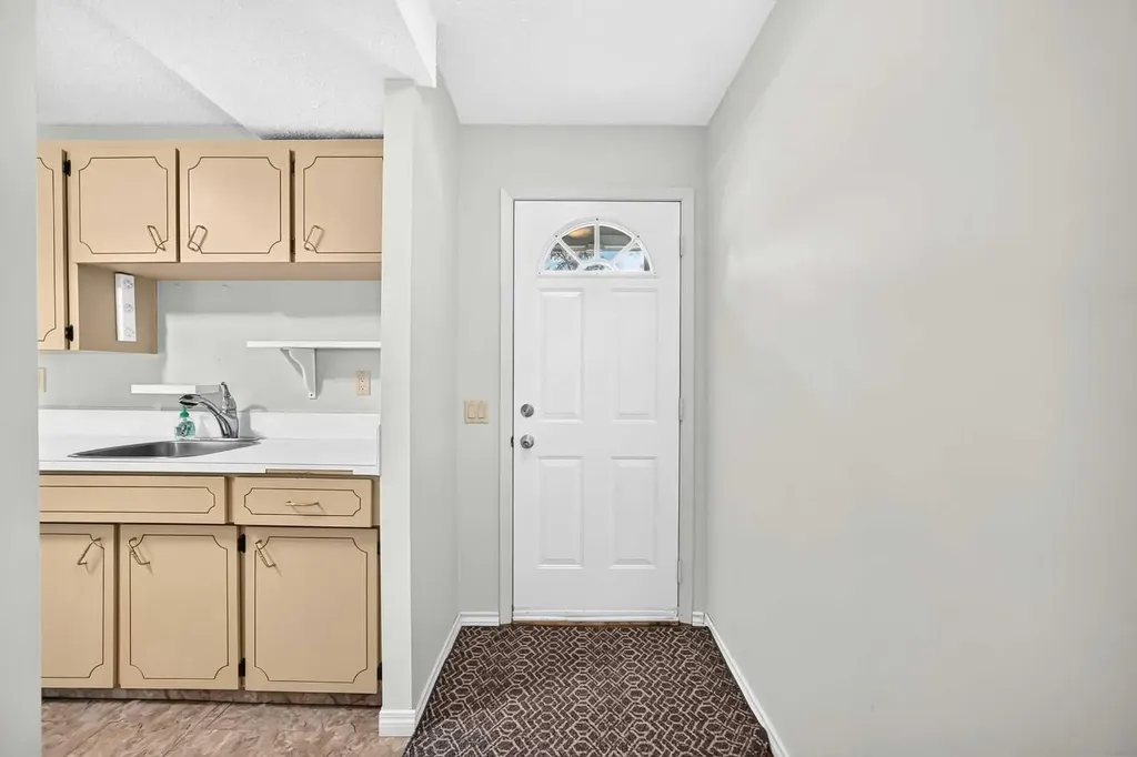 406 Blackthorn Road NE Calgary AB T2K 1K5
