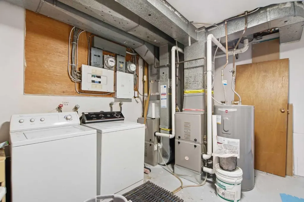 196 Gordon Drive SW Calgary AB T3E 3W6