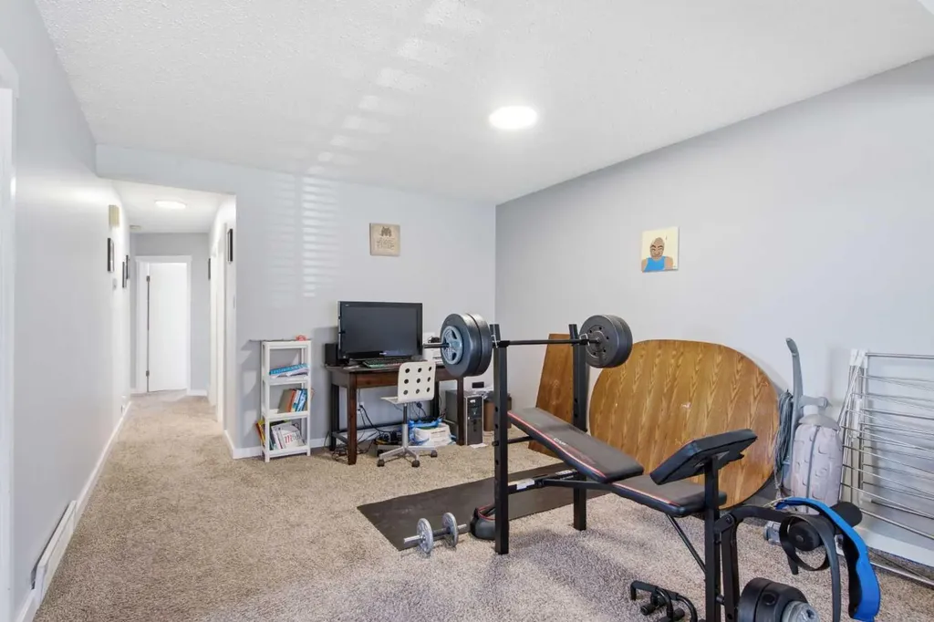 196 Gordon Drive SW Calgary AB T3E 3W6