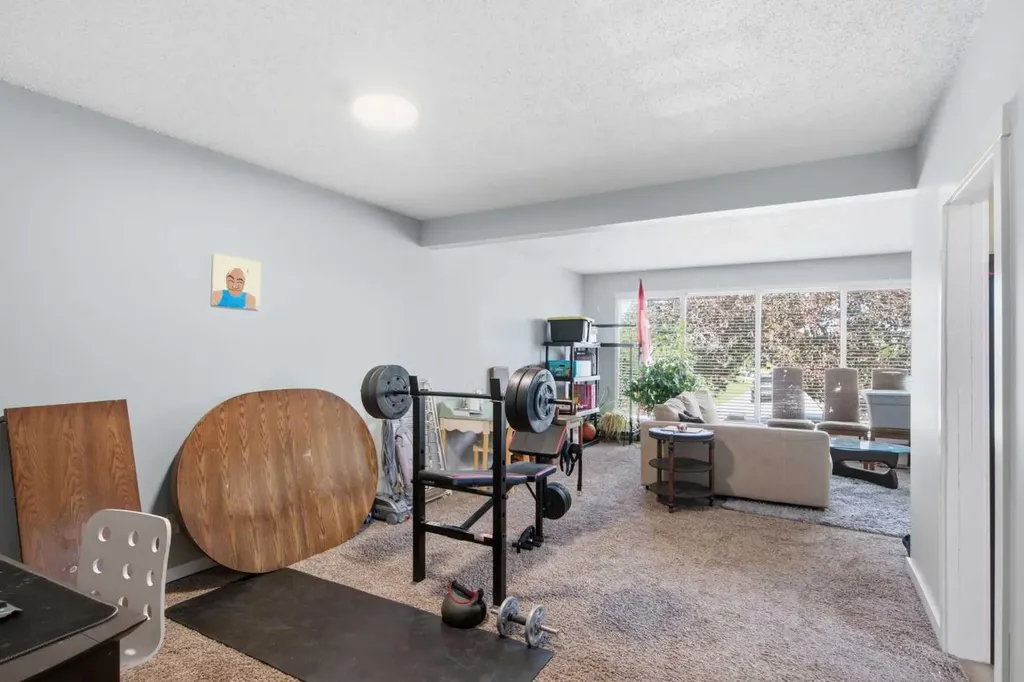196 Gordon Drive SW Calgary AB T3E 3W6