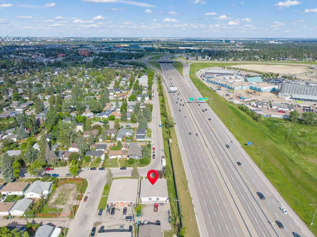 196 Gordon Drive SW Calgary AB T3E 3W6