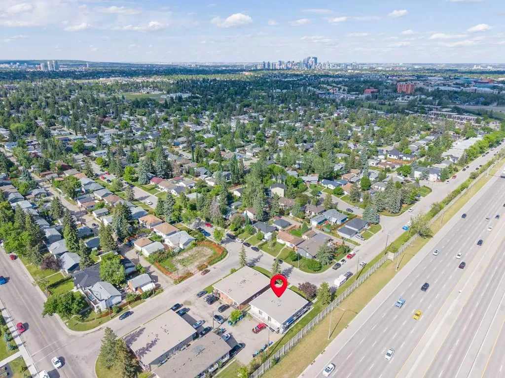 196 Gordon Drive SW Calgary AB T3E 3W6