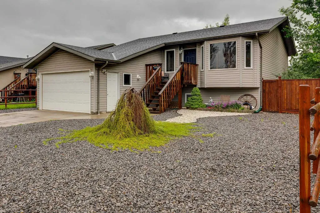 5902- 52 Avenue Stettler AB T4K 1L4