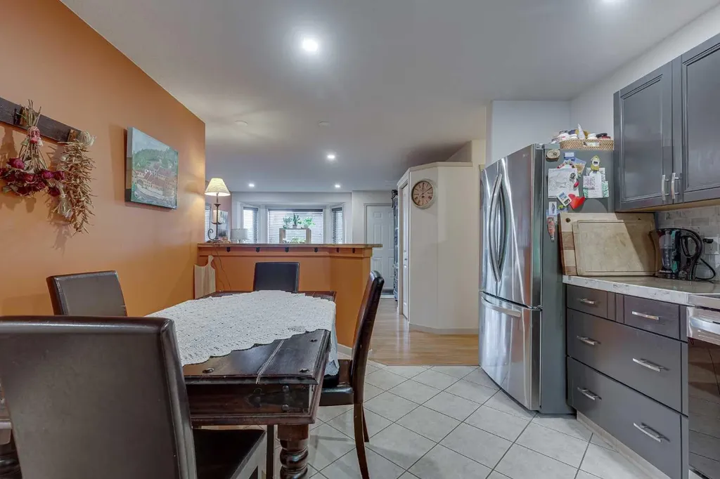 5902- 52 Avenue Stettler AB T4K 1L4