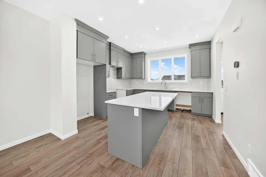 87 Bluerock Terrace SW Calgary AB T2Y 0Y3
