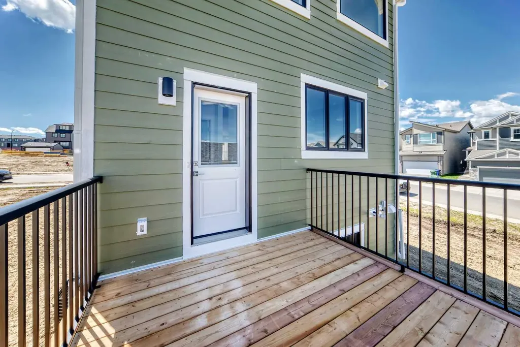 87 Bluerock Terrace SW Calgary AB T2Y 0Y3