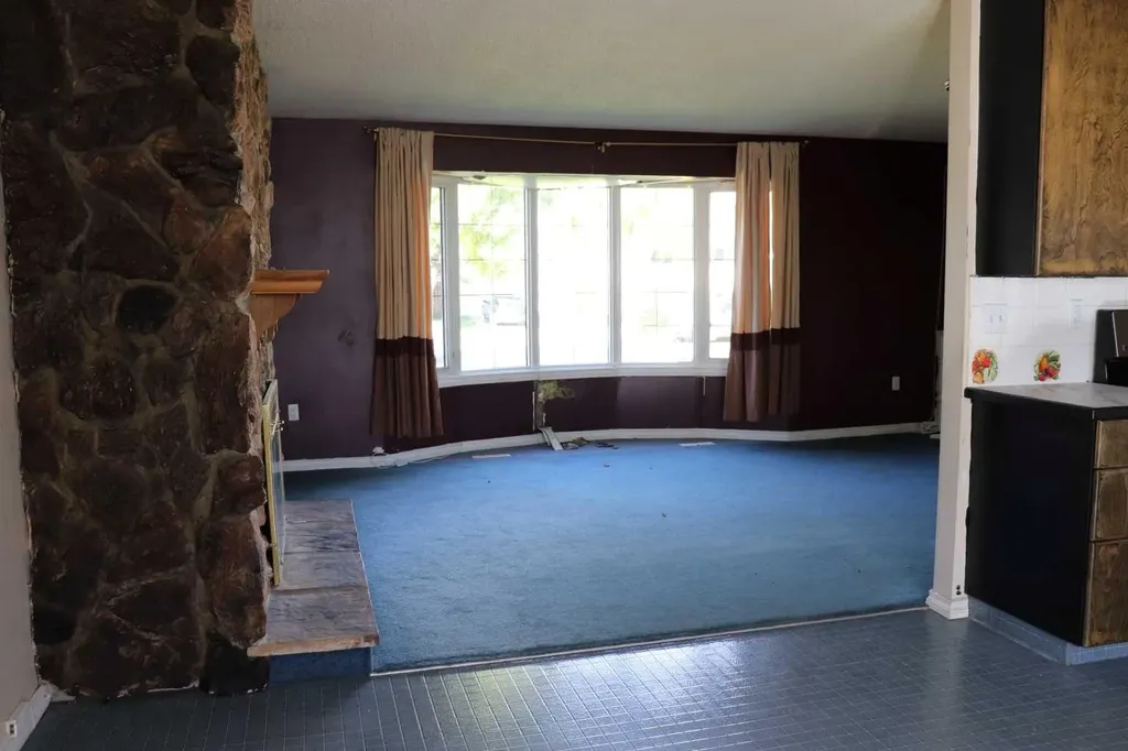 5505 13 Avenue Edson AB T7E 1H7