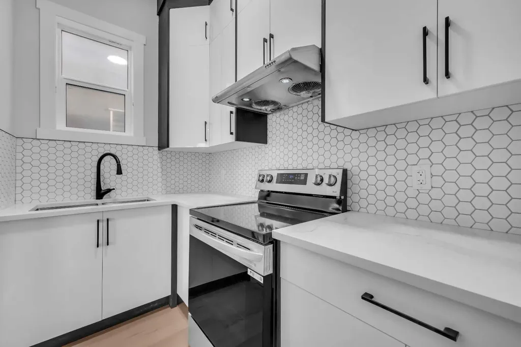 203 Kinniburgh Place Chestermere AB T1X 1Y1