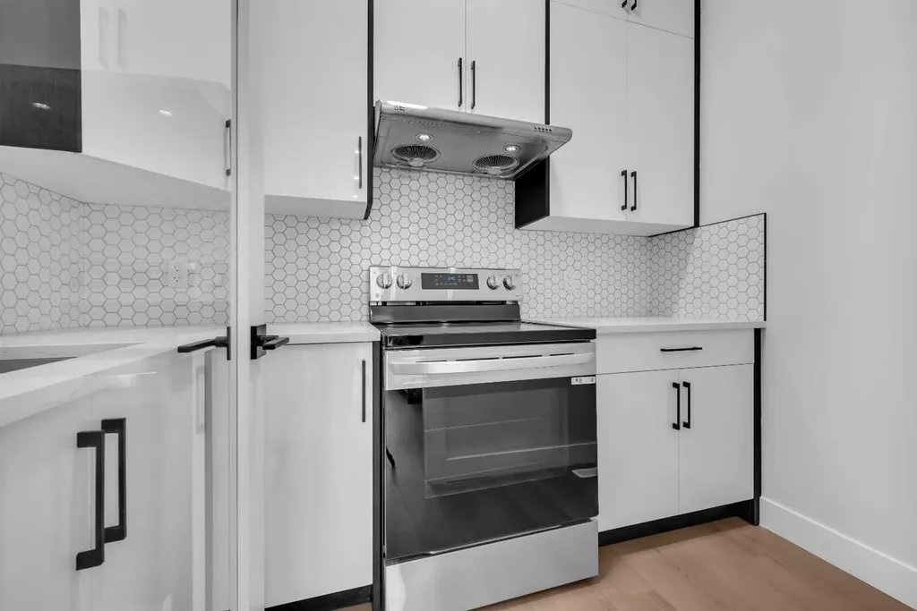 203 Kinniburgh Place Chestermere AB T1X 1Y1