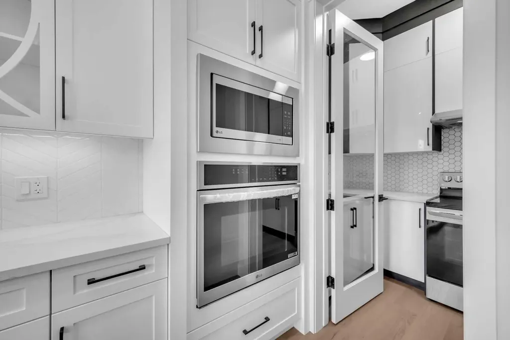 203 Kinniburgh Place Chestermere AB T1X 1Y1