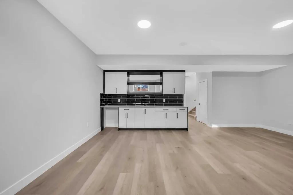 203 Kinniburgh Place Chestermere AB T1X 1Y1