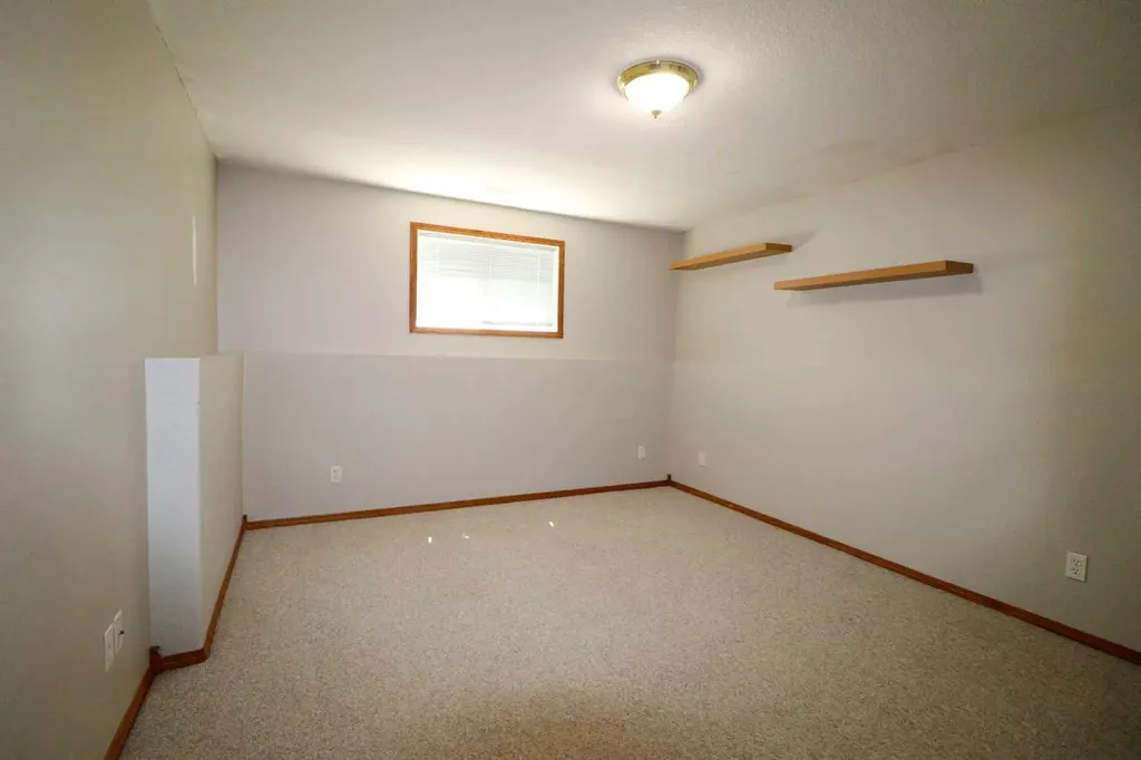 210 Chilcotin Road W Lethbridge AB T1K7N1