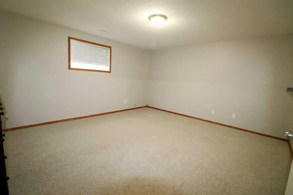 210 Chilcotin Road W Lethbridge AB T1K7N1