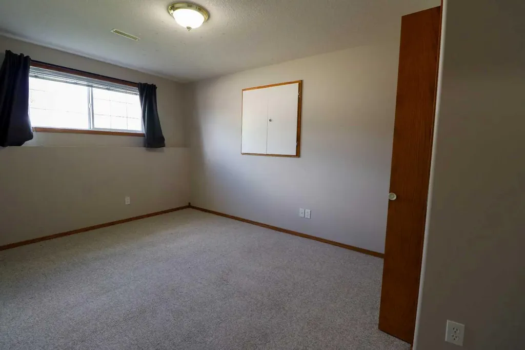 210 Chilcotin Road W Lethbridge AB T1K7N1