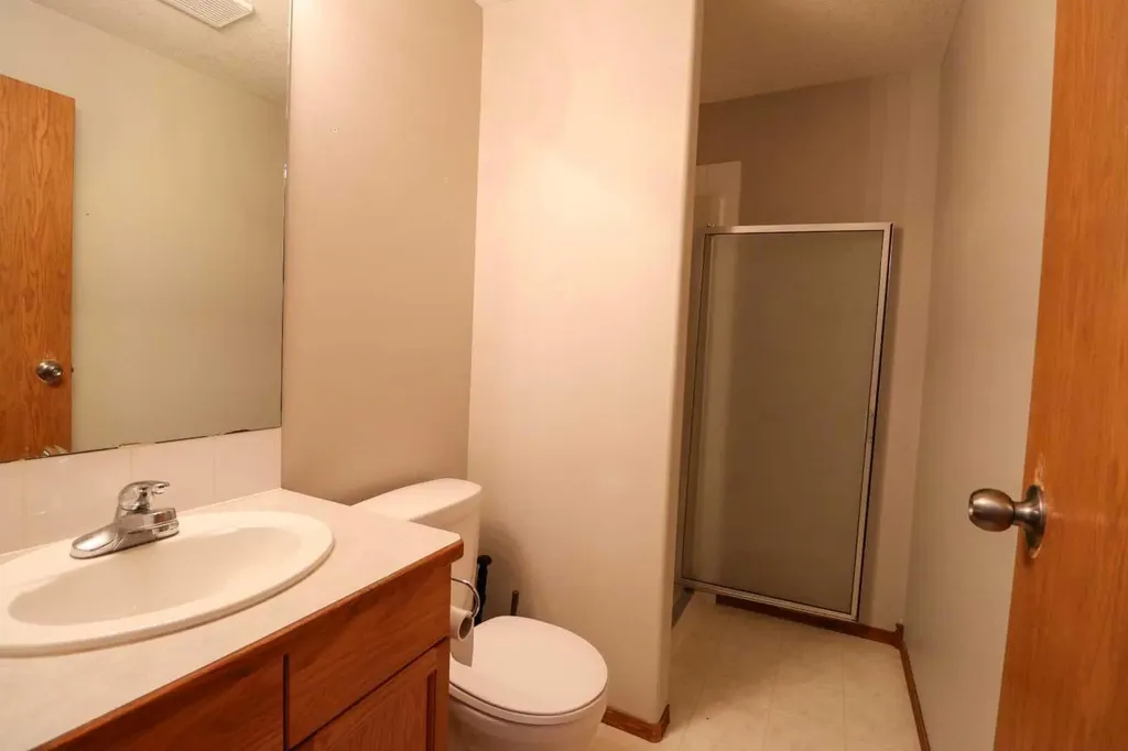 210 Chilcotin Road W Lethbridge AB T1K7N1