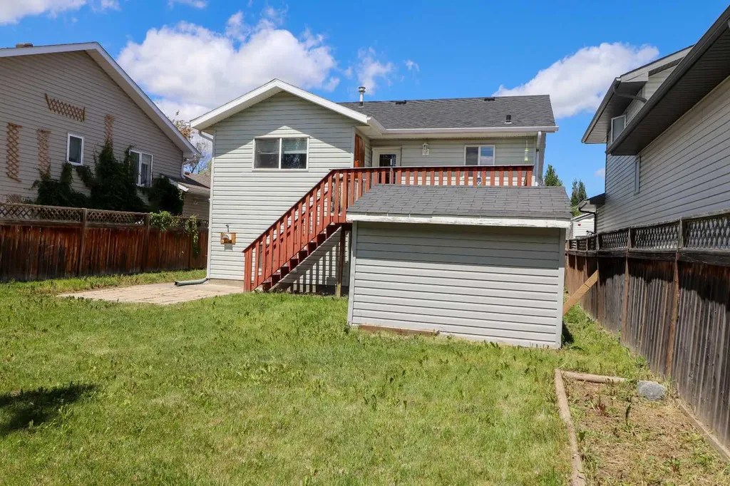 210 Chilcotin Road W Lethbridge AB T1K7N1
