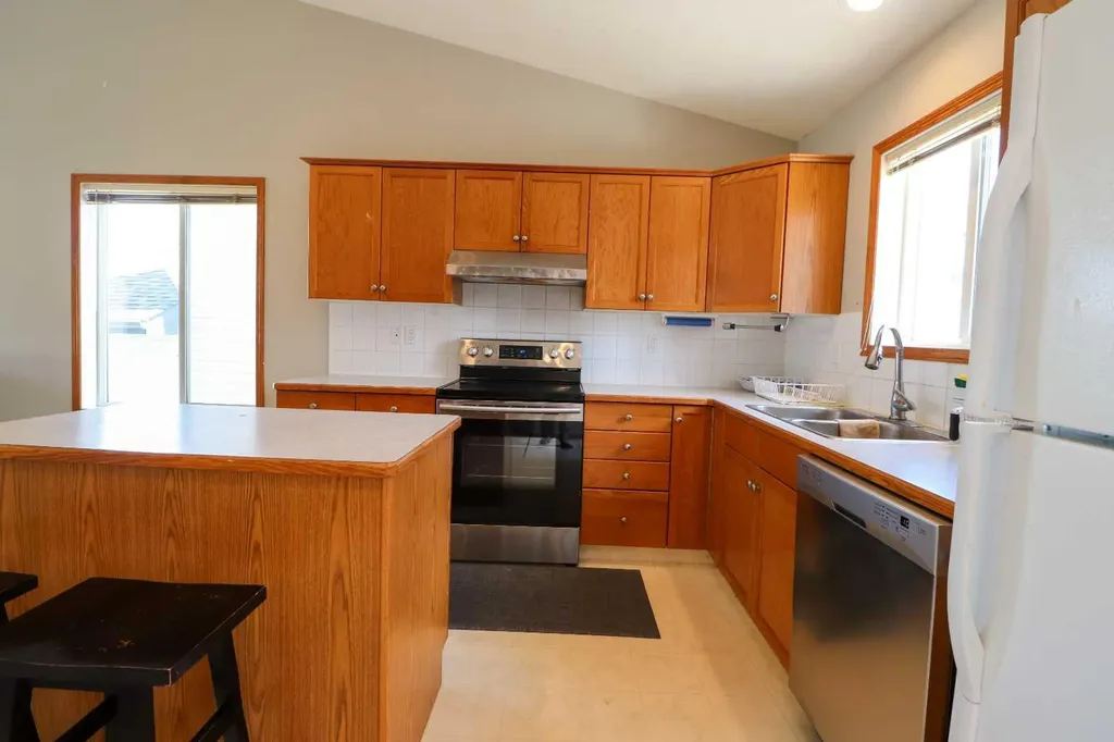 210 Chilcotin Road W Lethbridge AB T1K7N1