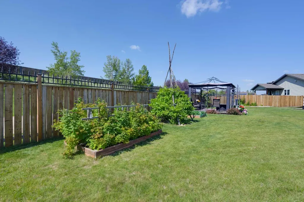 26 Jaspar Crescent Red Deer AB T4P0E2