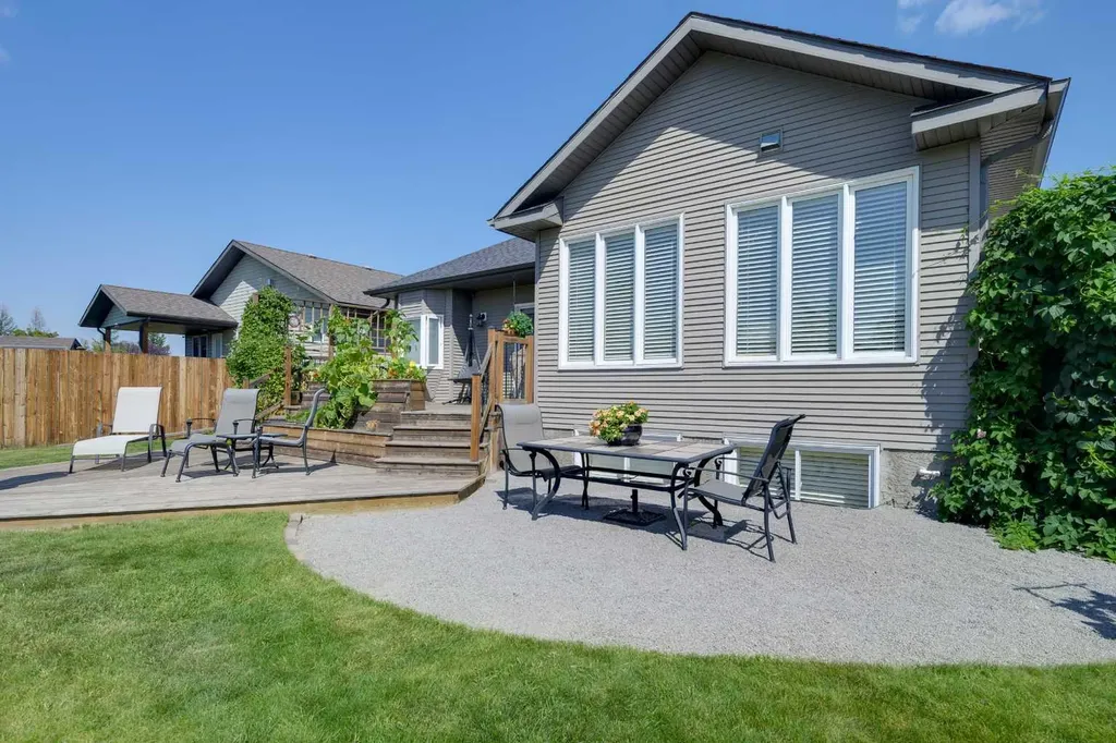 26 Jaspar Crescent Red Deer AB T4P0E2