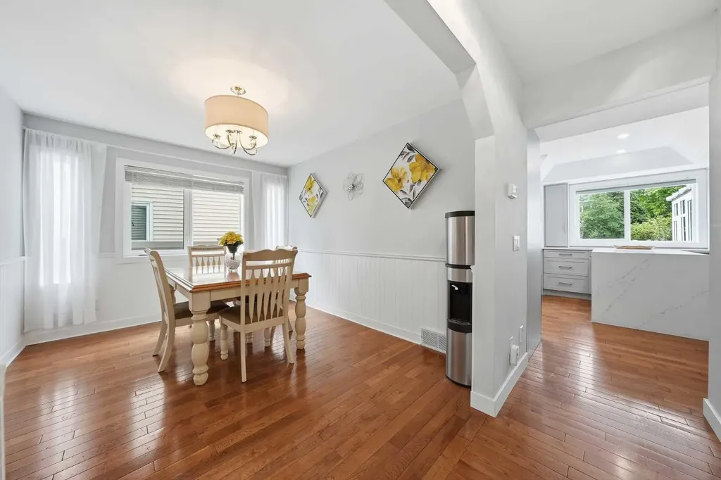 308 Douglasbank Drive SE Calgary AB T2Z 3C7