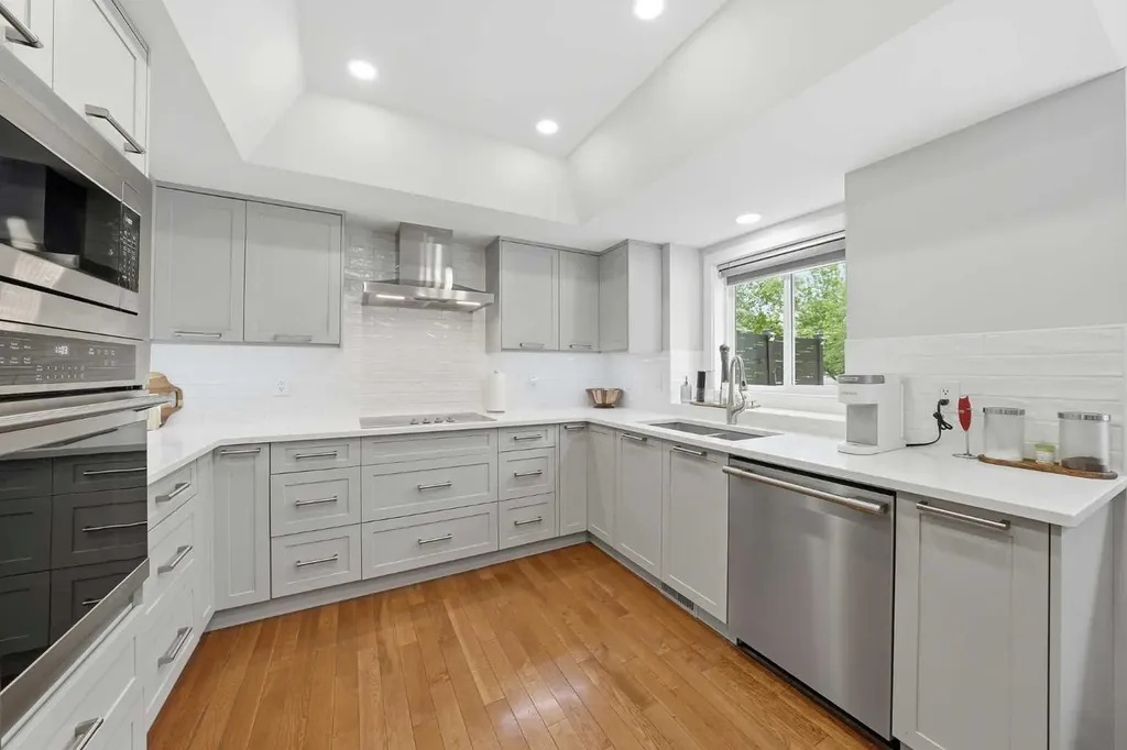 308 Douglasbank Drive SE Calgary AB T2Z 3C7