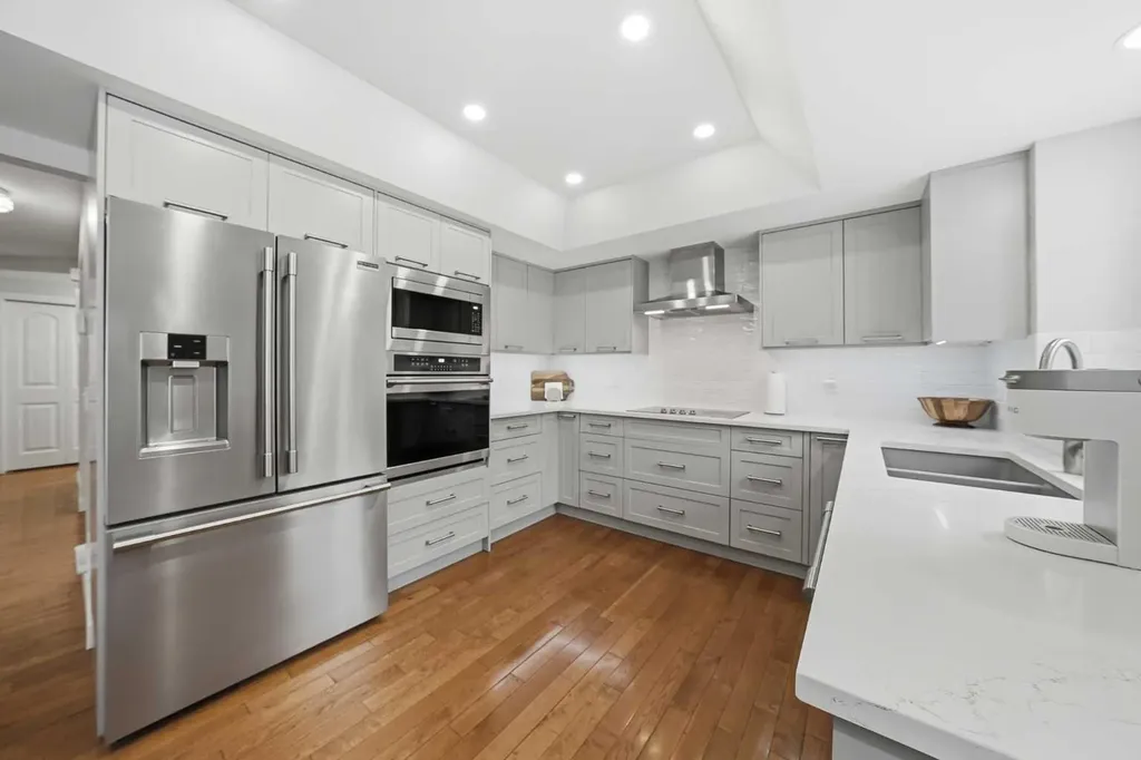 308 Douglasbank Drive SE Calgary AB T2Z 3C7