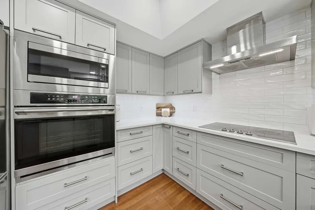 308 Douglasbank Drive SE Calgary AB T2Z 3C7