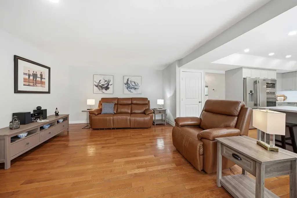 308 Douglasbank Drive SE Calgary AB T2Z 3C7