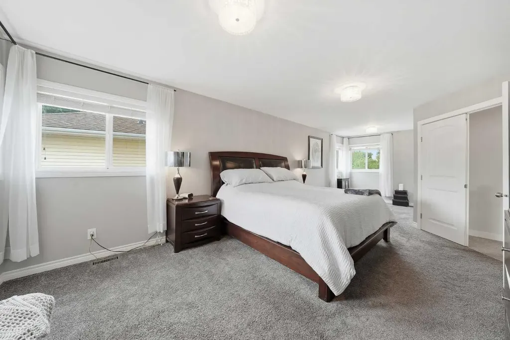 308 Douglasbank Drive SE Calgary AB T2Z 3C7