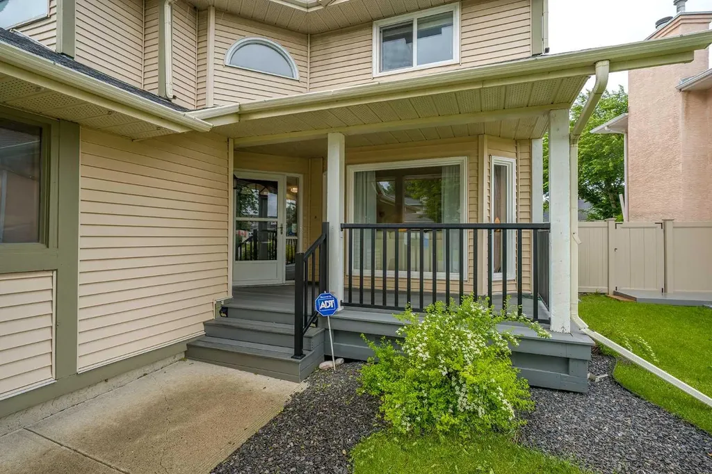 308 Douglasbank Drive SE Calgary AB T2Z 3C7