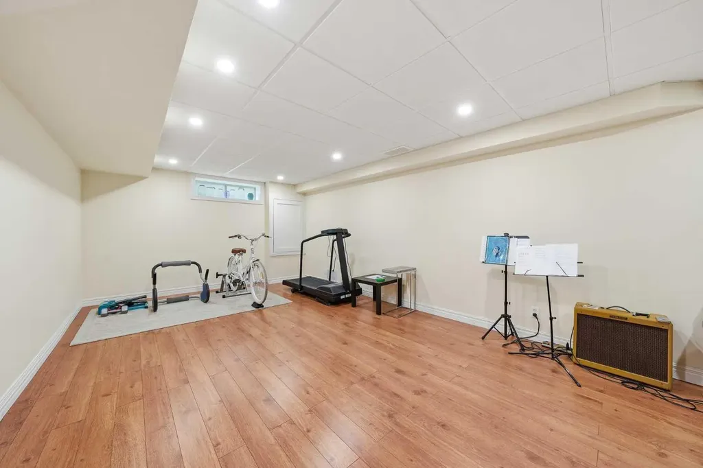 308 Douglasbank Drive SE Calgary AB T2Z 3C7