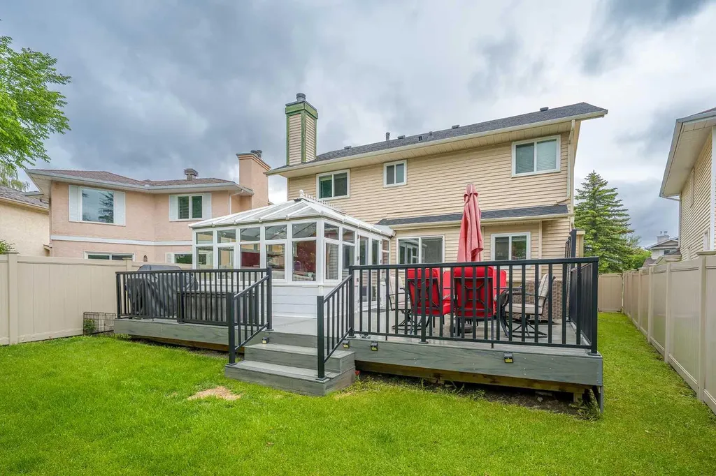 308 Douglasbank Drive SE Calgary AB T2Z 3C7
