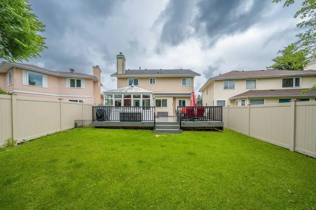 308 Douglasbank Drive SE Calgary AB T2Z 3C7