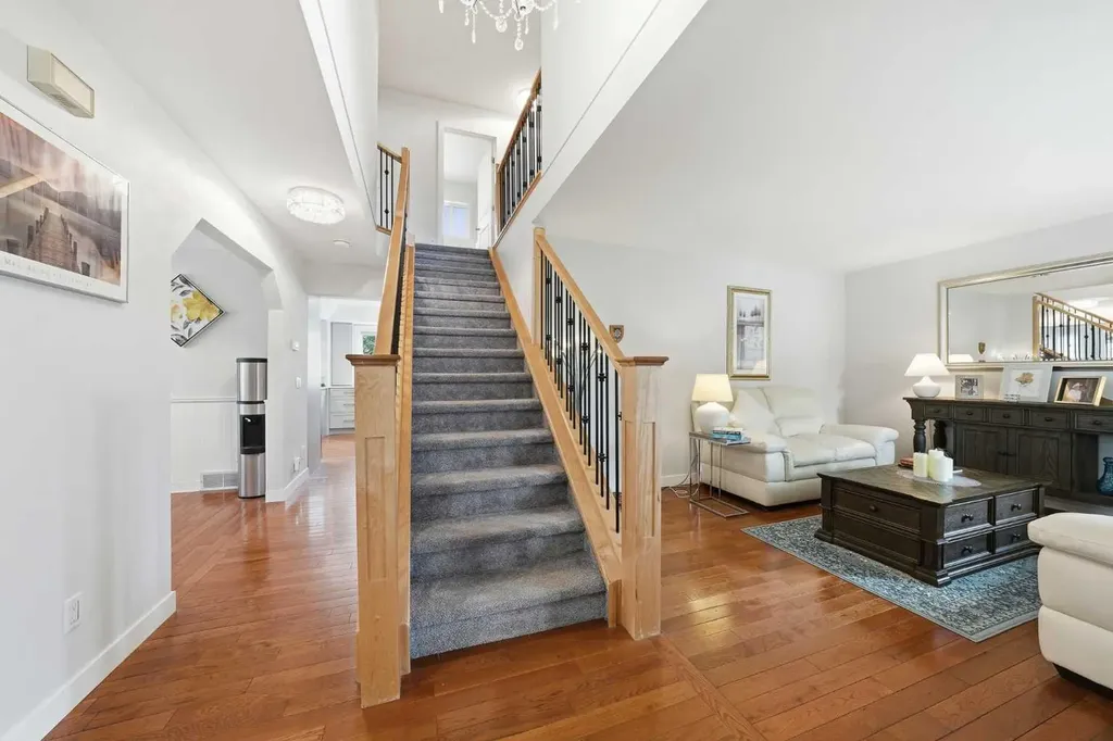 308 Douglasbank Drive SE Calgary AB T2Z 3C7