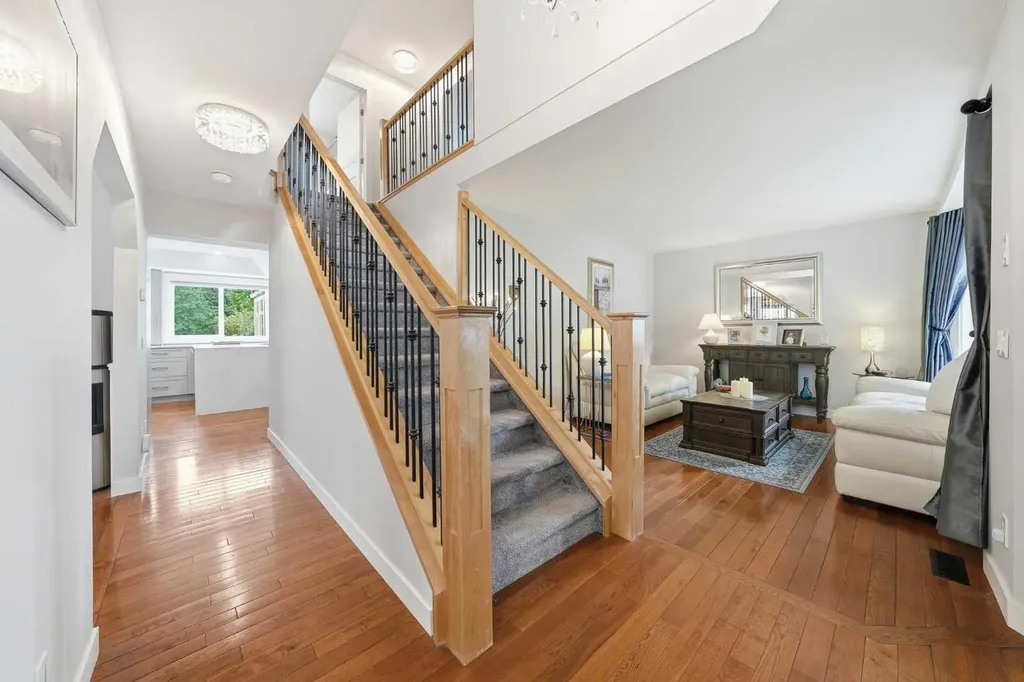 308 Douglasbank Drive SE Calgary AB T2Z 3C7