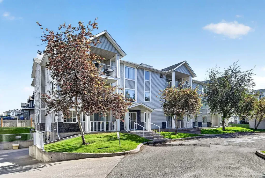 5105 Valleyview Park SE Calgary AB T2B 3R6