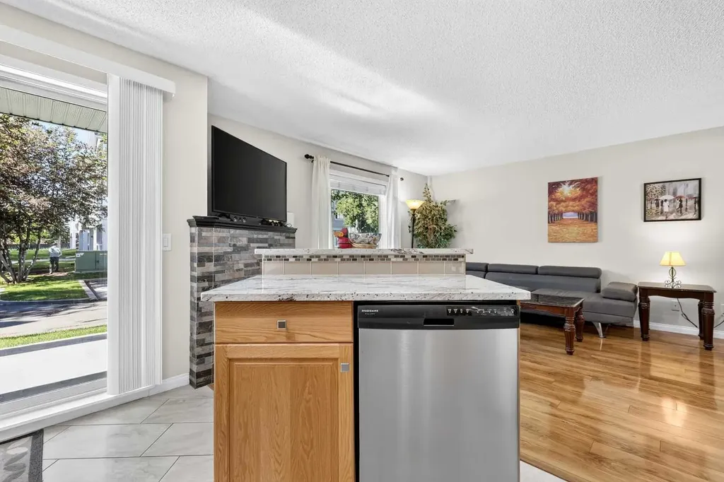 5105 Valleyview Park SE Calgary AB T2B 3R6