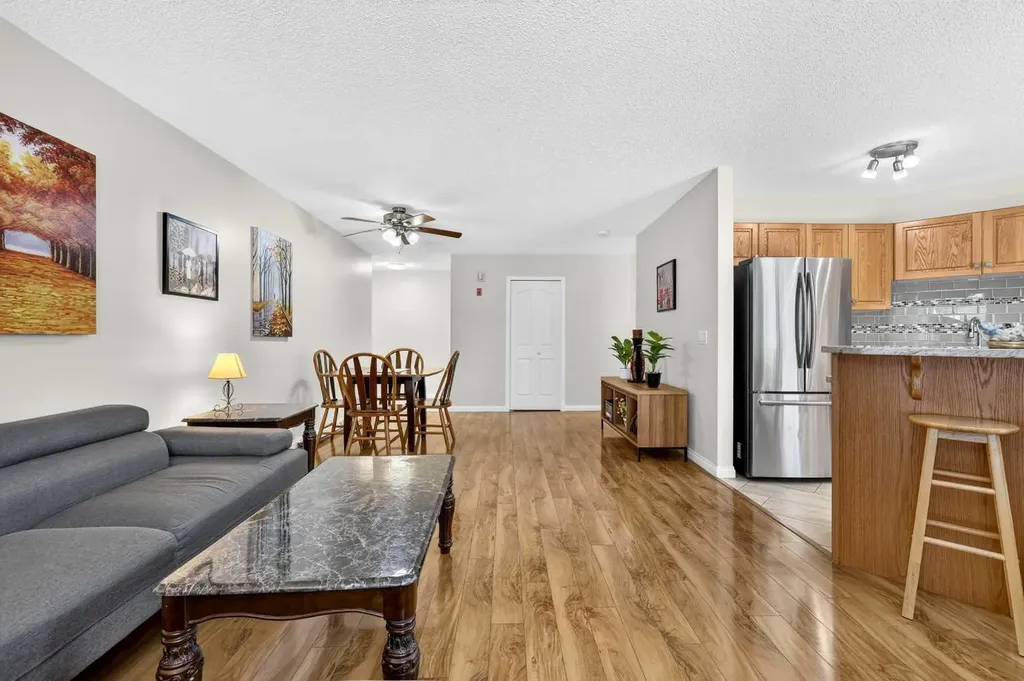 5105 Valleyview Park SE Calgary AB T2B 3R6
