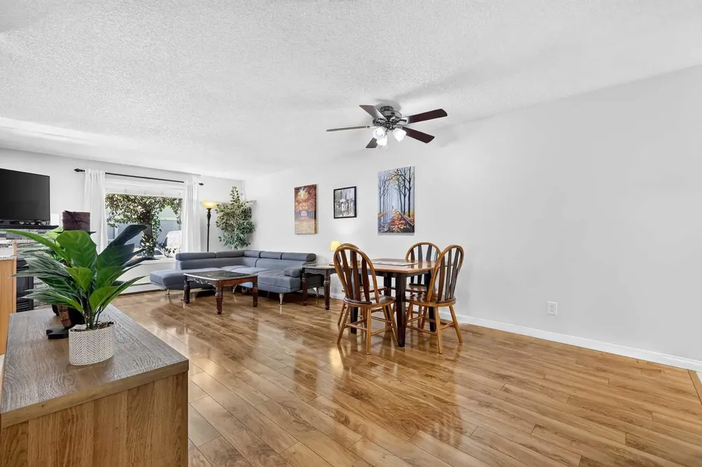 5105 Valleyview Park SE Calgary AB T2B 3R6